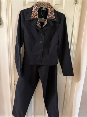 My Michelle Black Women's Pant Suit with Detachable Leopard-Print Collar